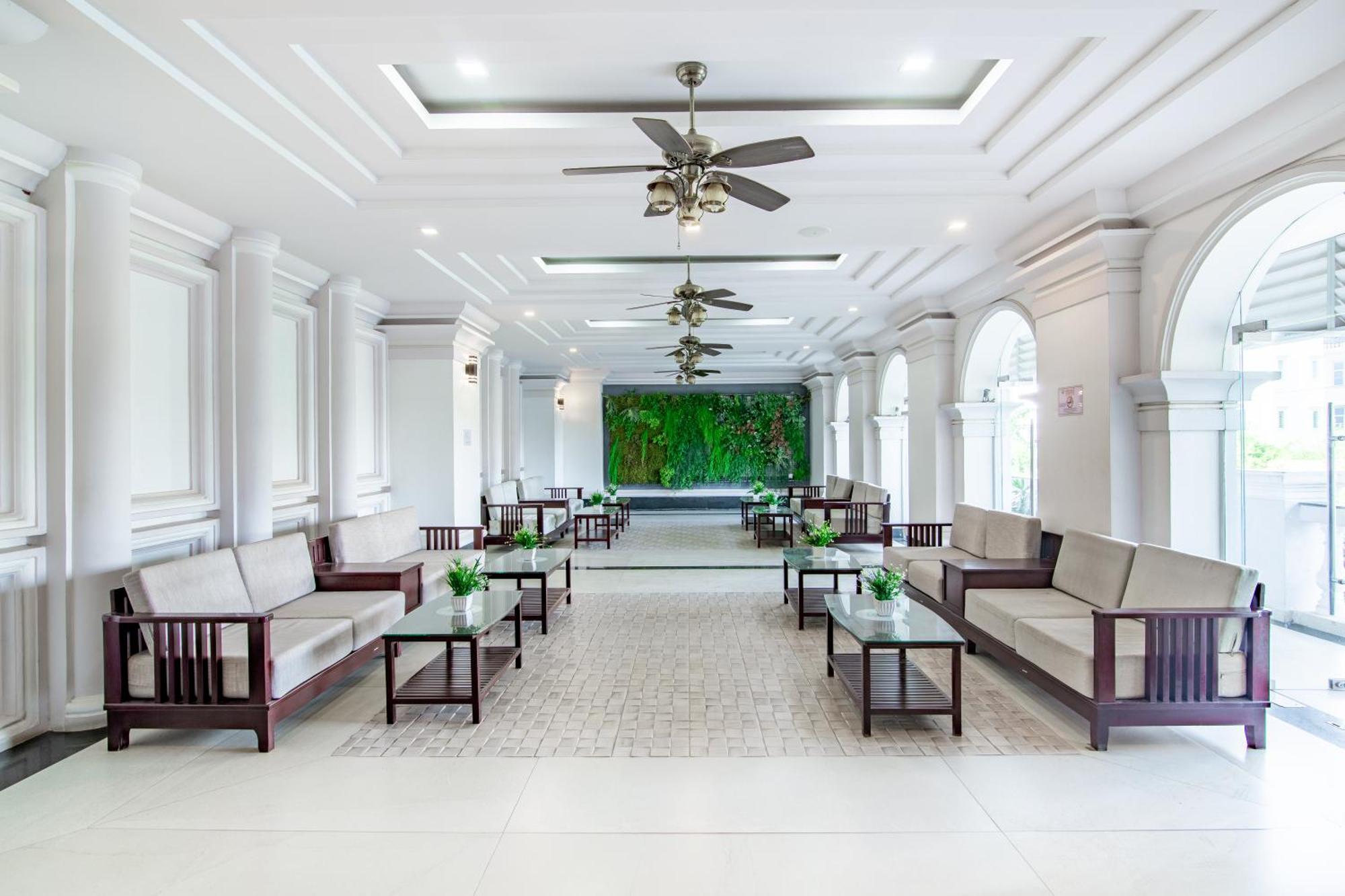 Mekongview 2 Condotel Phnom Penh Esterno foto