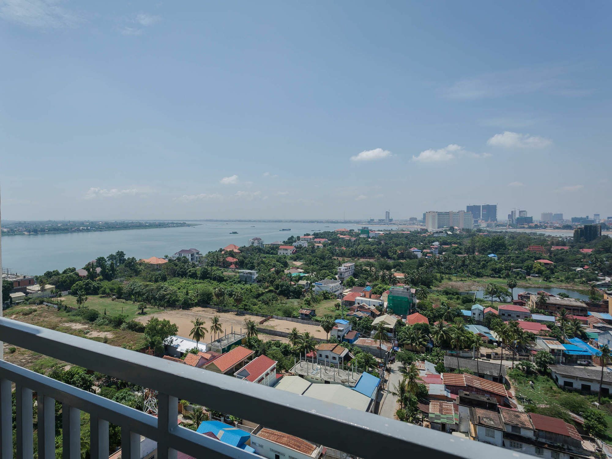 Mekongview 2 Condotel Phnom Penh Esterno foto